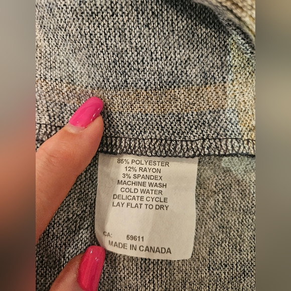 EUC DOTTY plaid open cardigan. Size Large - Picture 4 of 5